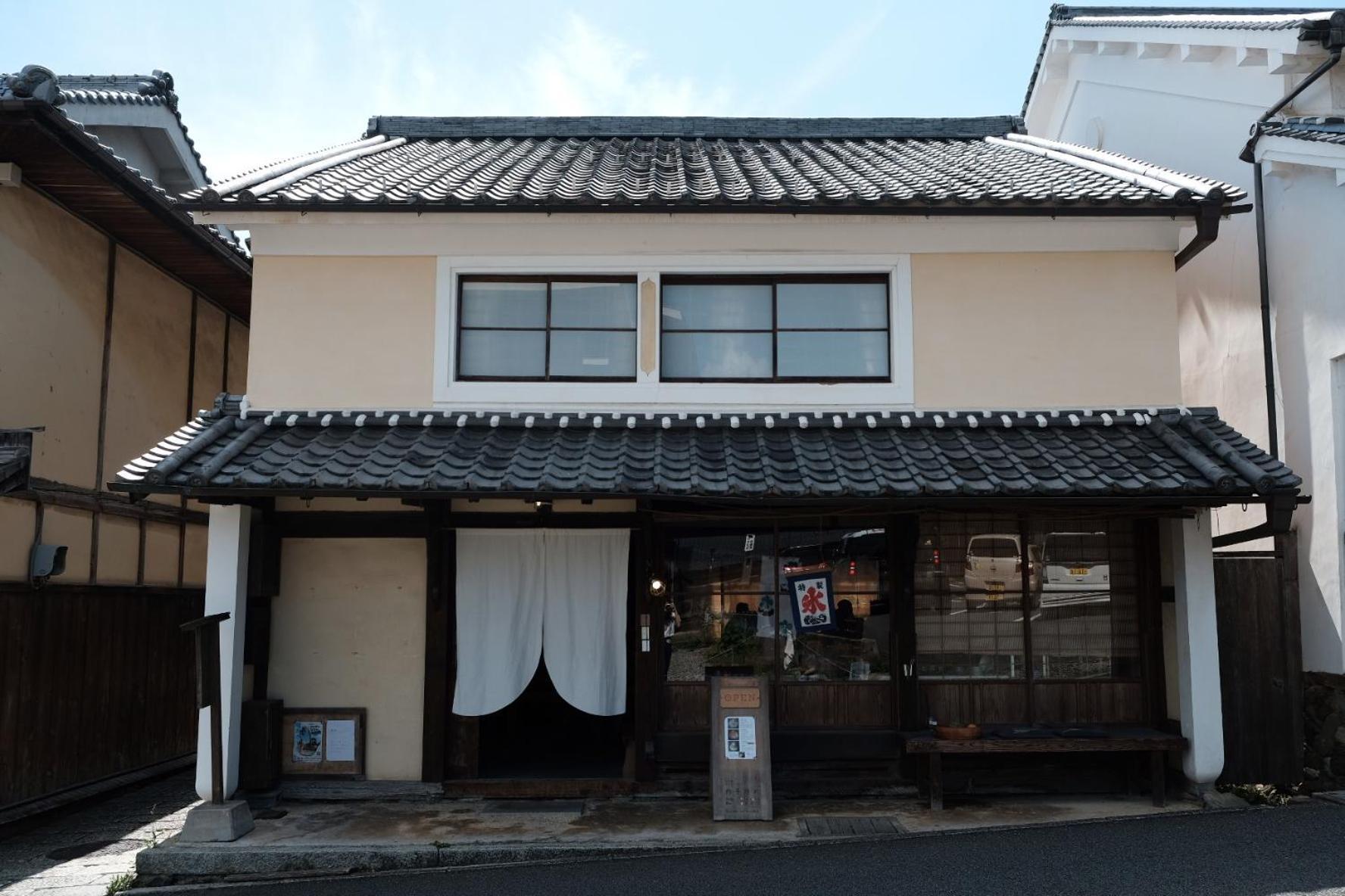 Hostel & Tatami Bar Uchikobare -内子晴れ- Exterior photo